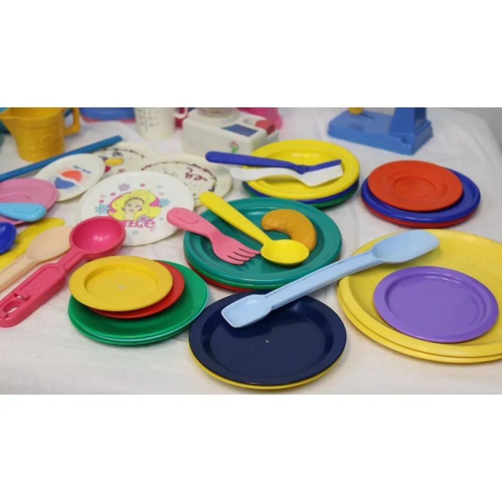 Vtg 1990s Play Dishes Fun with Food Pots Forks Blender Pans Measuring Cups Bowls